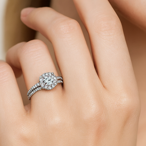 Round Moissanite Halo Split Band Ring - PEACORA