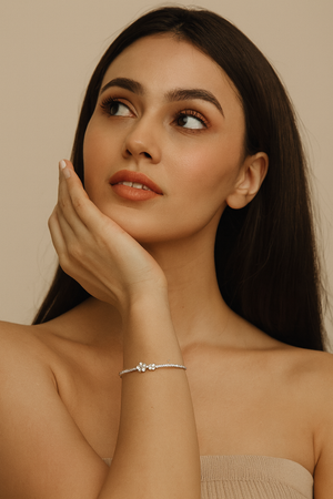 Daisy Sparkle Open Floral Charm Bangle - PEACORA