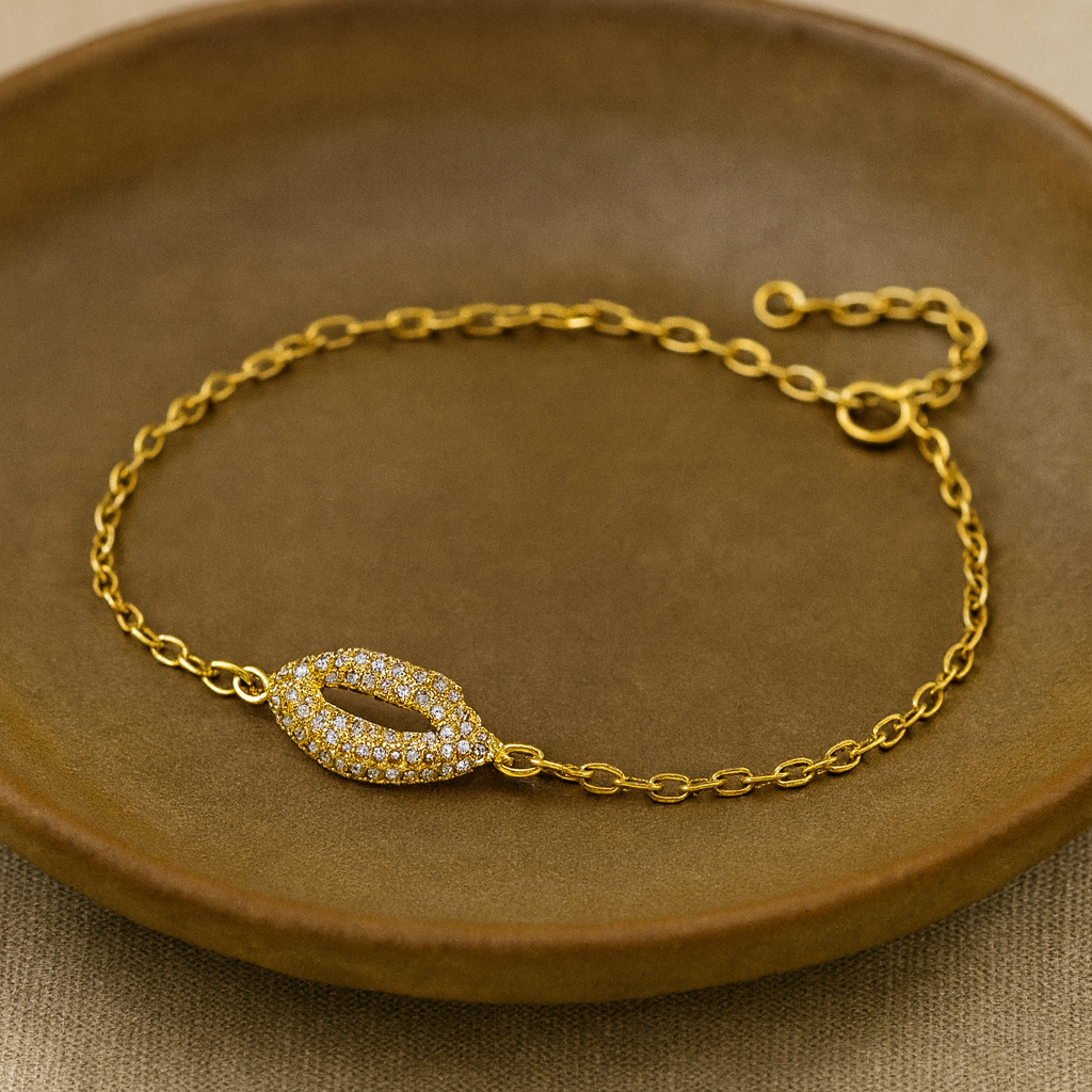 Crystal Kiss Bracelet - PEACORA