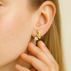 Gold Heart and Curve Stud Earrings - PEACORA