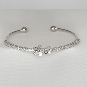 Daisy Sparkle Open Floral Charm Bangle - PEACORA