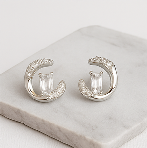 Crescent Baguette Diamond Earrings - PEACORA