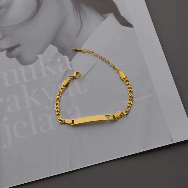 Gold Heart-Cut ID Plate Chain Bracelet — PEACORA
