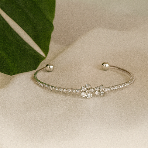 Daisy Sparkle Open Floral Charm Bangle - PEACORA