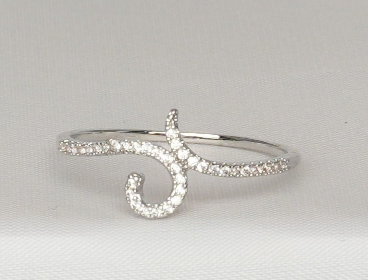Elegant Swirl Ring - PEACORA