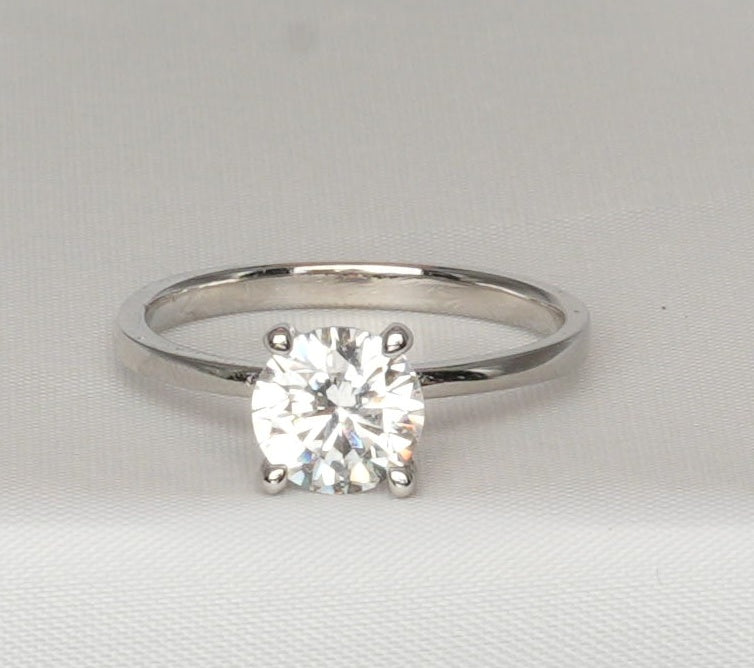 Classic Round Solitaire Ring - PEACORA