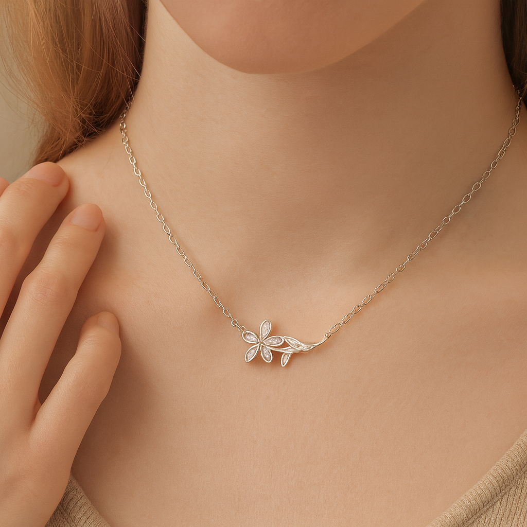 Delicate Floral Pendant Necklace - PEACORA