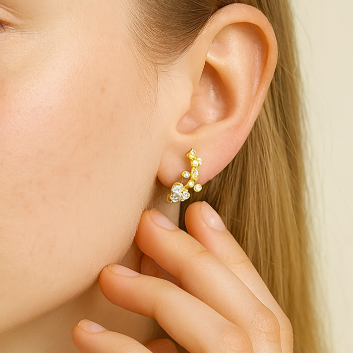 Gold Heart and Curve Stud Earrings - PEACORA