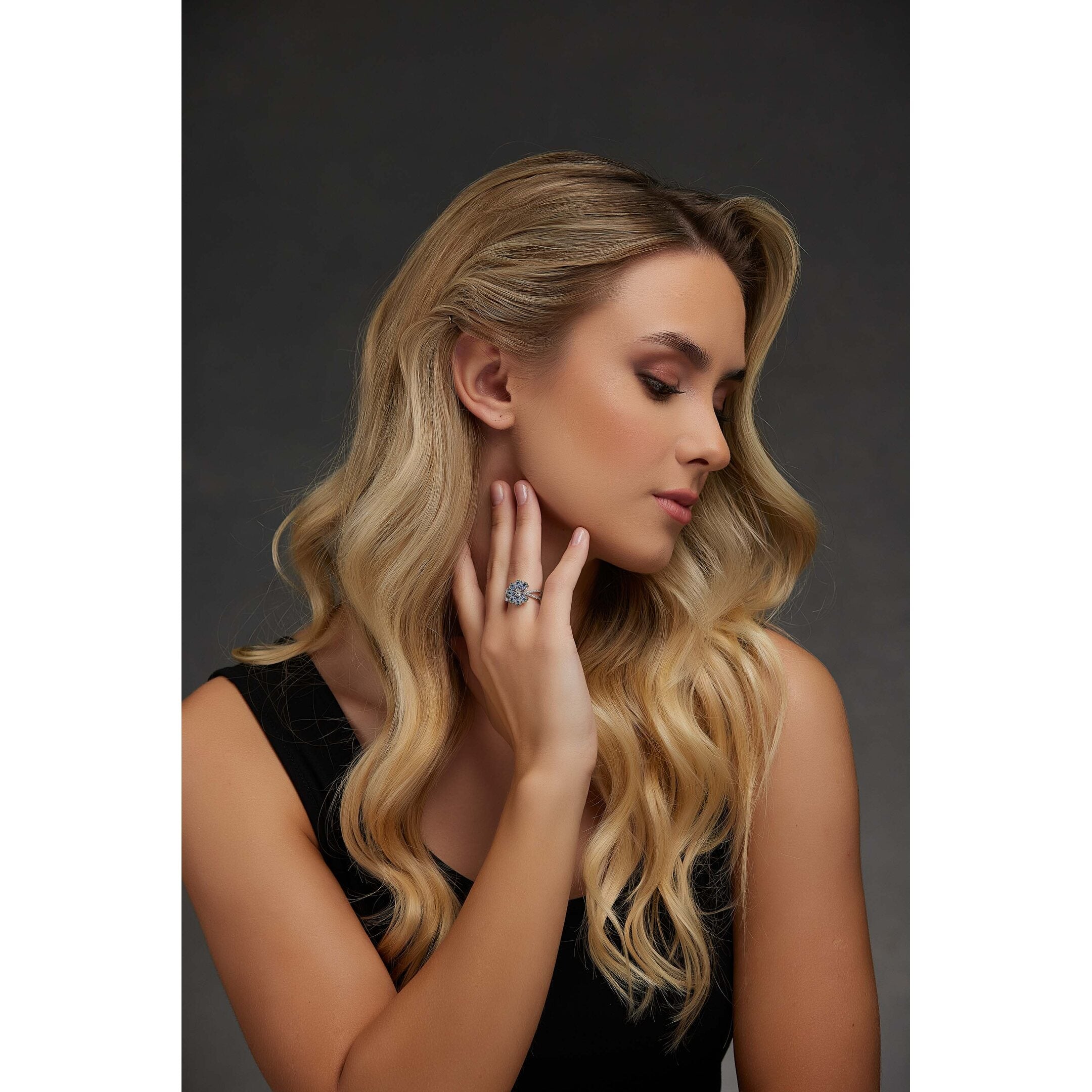 Royal Plumage Peacora's Ring - PEACORA