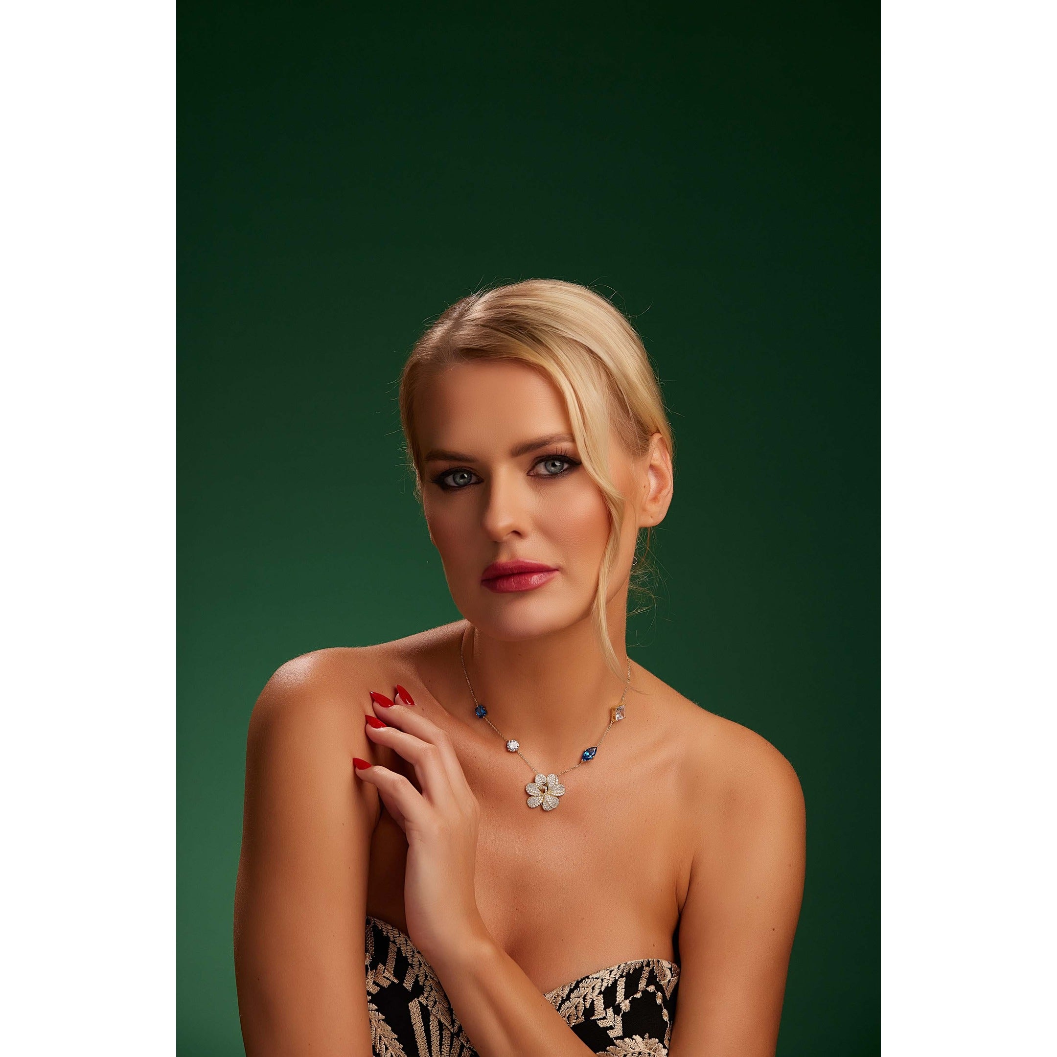 Peacora's Pure Beauty Choker - PEACORA