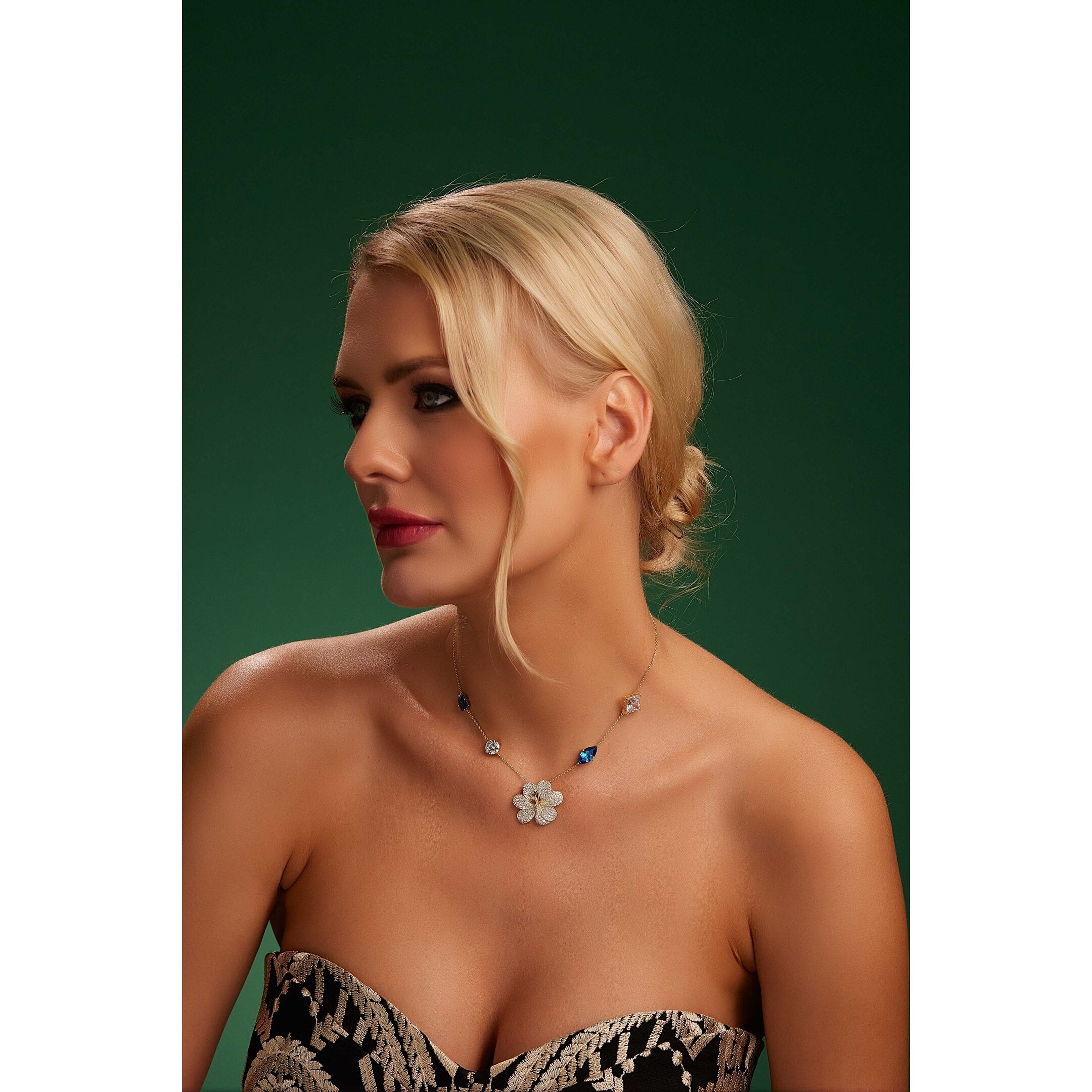 Peacora's Pure Beauty Choker - PEACORA