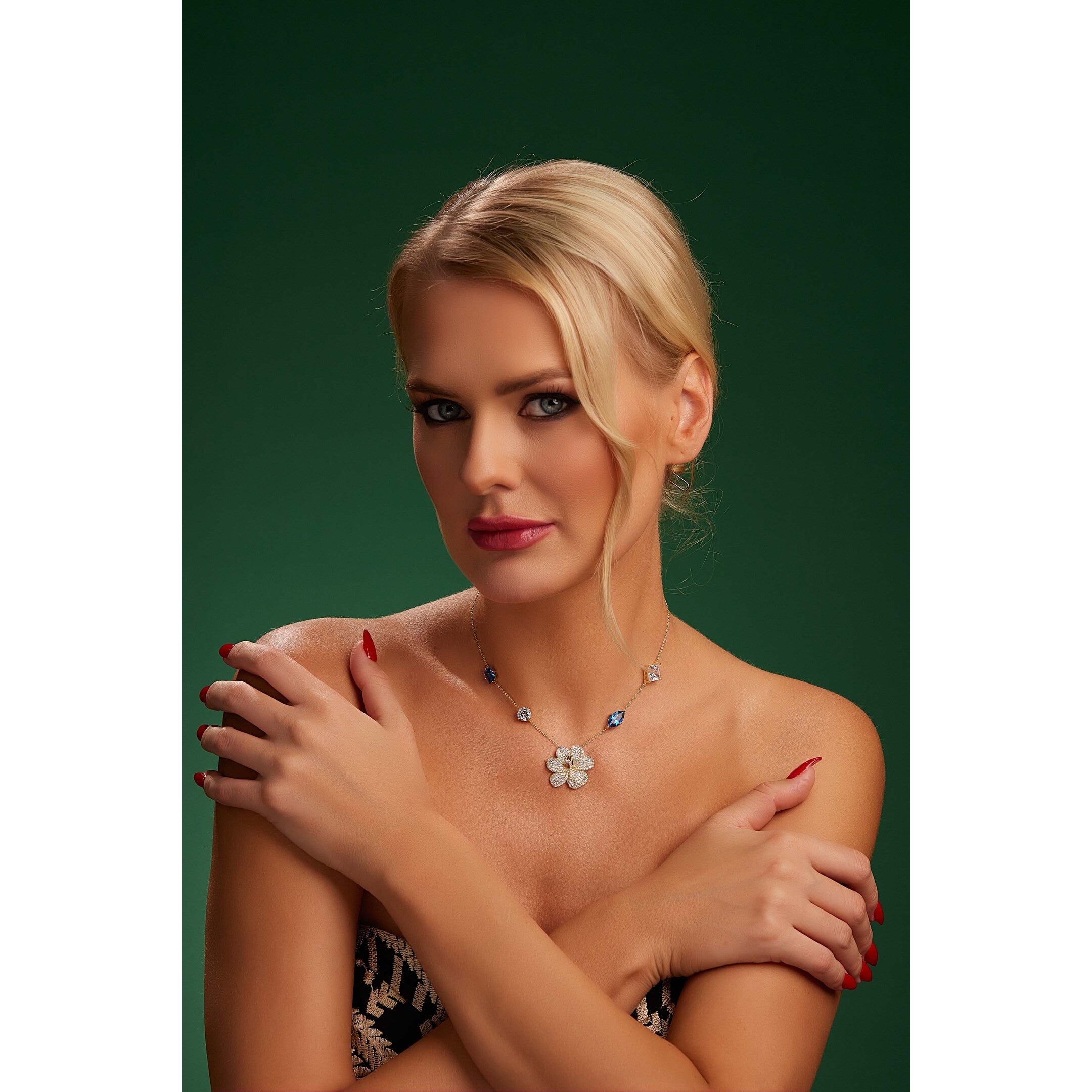 Peacora's Pure Beauty Choker - PEACORA