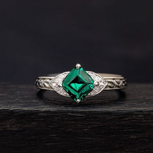 Emerald Green Princess Cut Ring - PEACORA