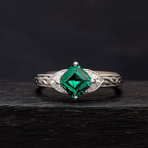 Emerald Green Princess Cut Ring - PEACORA