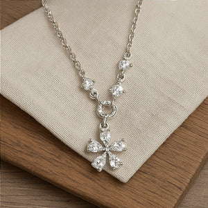 Dainty Crystal Flower Pendant Necklace - PEACORA