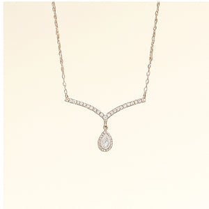 Elegant Teardrop Crystal Pendant Necklace - PEACORA
