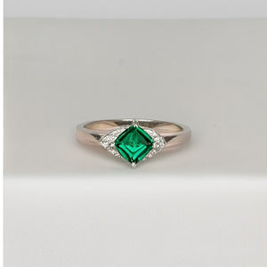 Emerald Green Princess Cut Ring - PEACORA